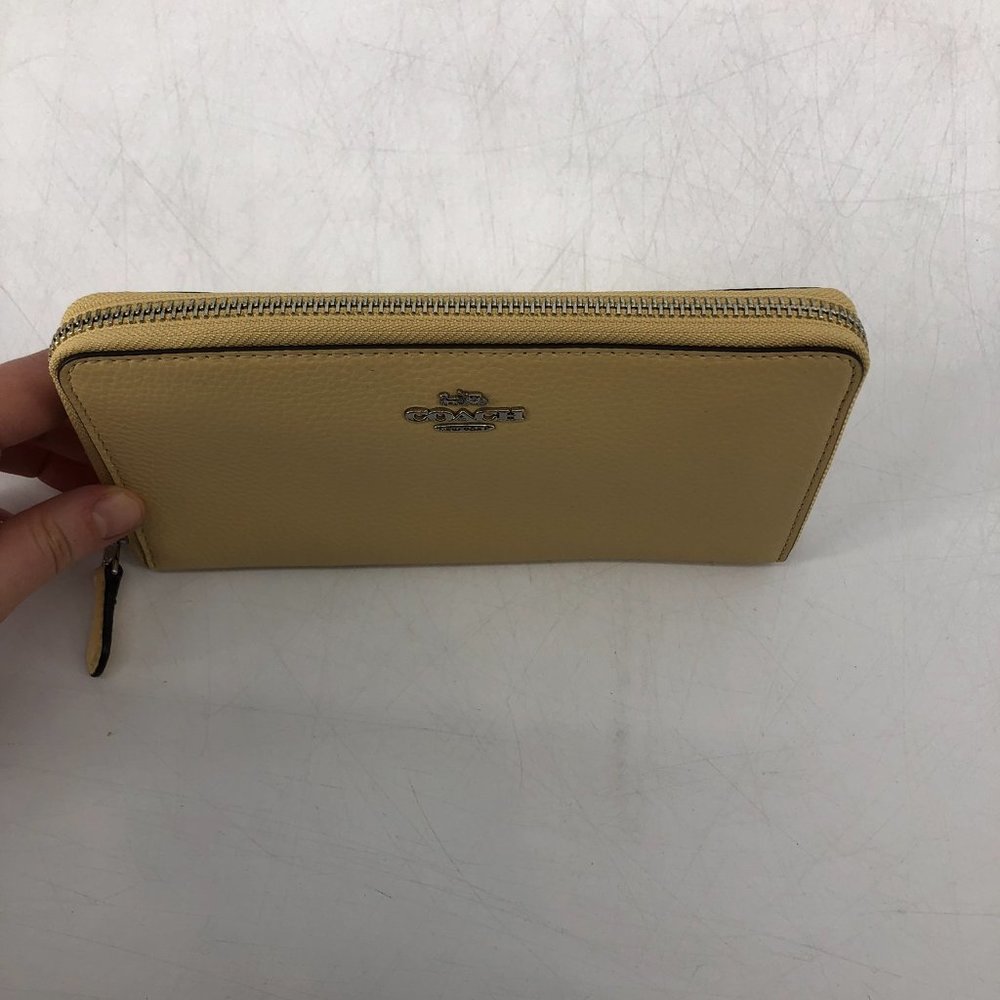 Coach Accordion zip crossgrain leather wallet Vanilla silver - Picture 8 of 16